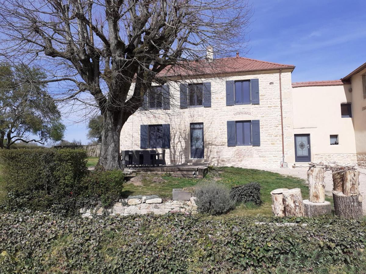 Les Tilleuls De Marie Saint-Edmond Luaran gambar